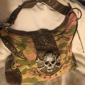 Womens Faux Leather Faux Diamond Studded Camouflage Skull Purse Pre Owned